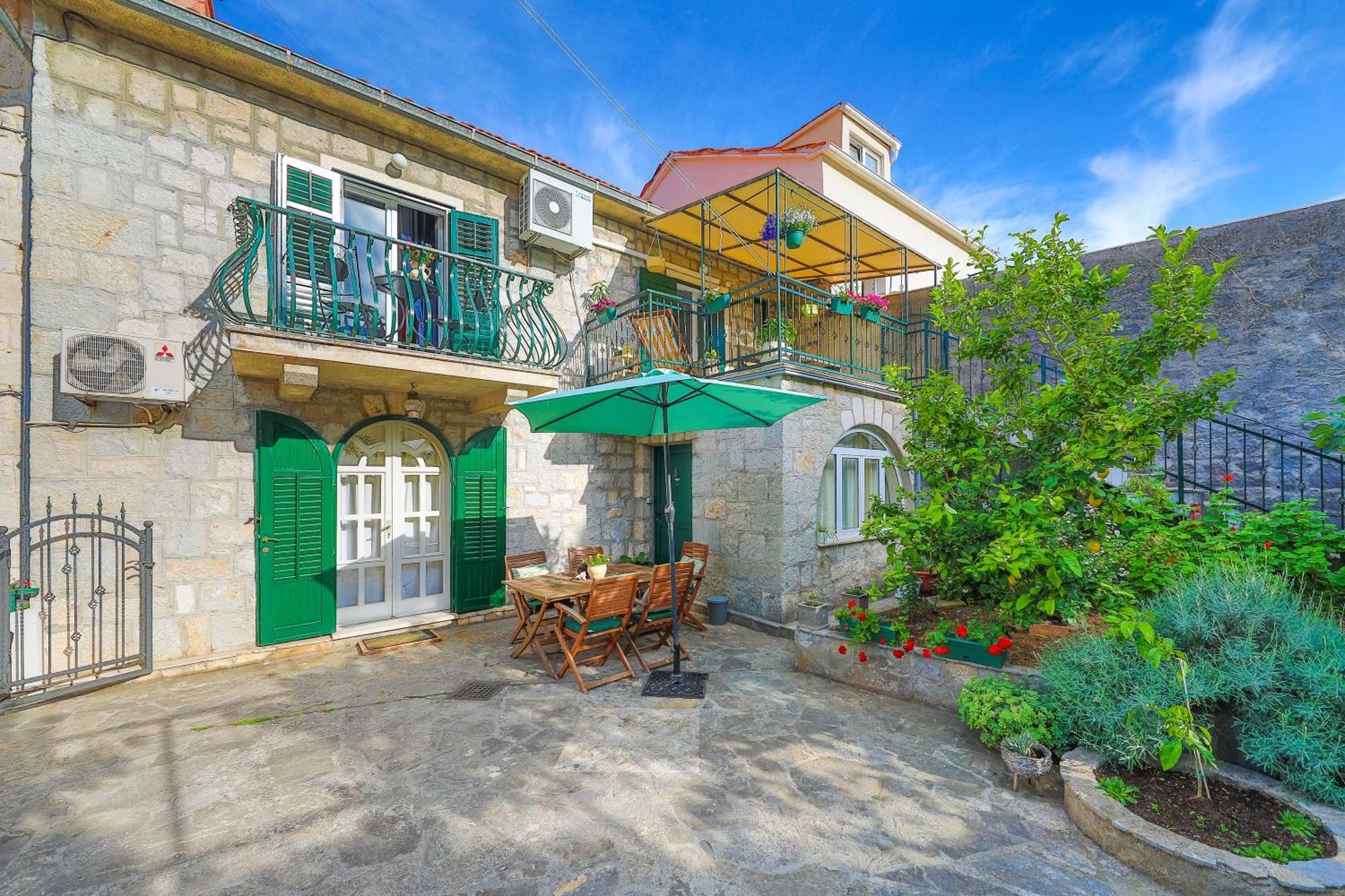 Apartment & Gordana